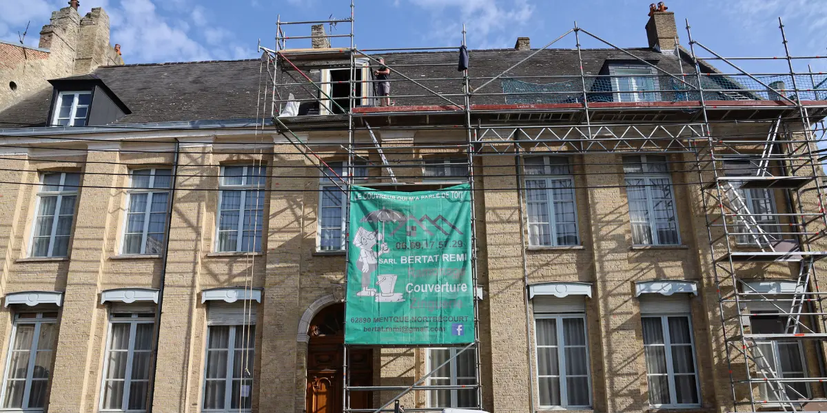 rénovation d'une toiture par l'entreprise SARL Rémi Bertat à Saint-Omer (62)