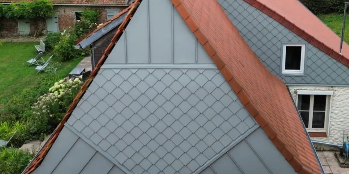 façade rénovée avec les produits PREFA par Rémi Bertat à Saint-Omer (62)